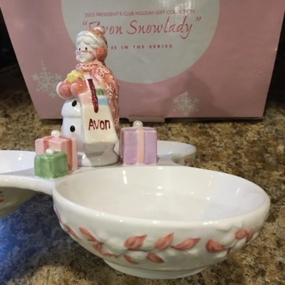 Vintage Avon 2003 President’s Club Avon Snow Lady 3 Section Dish